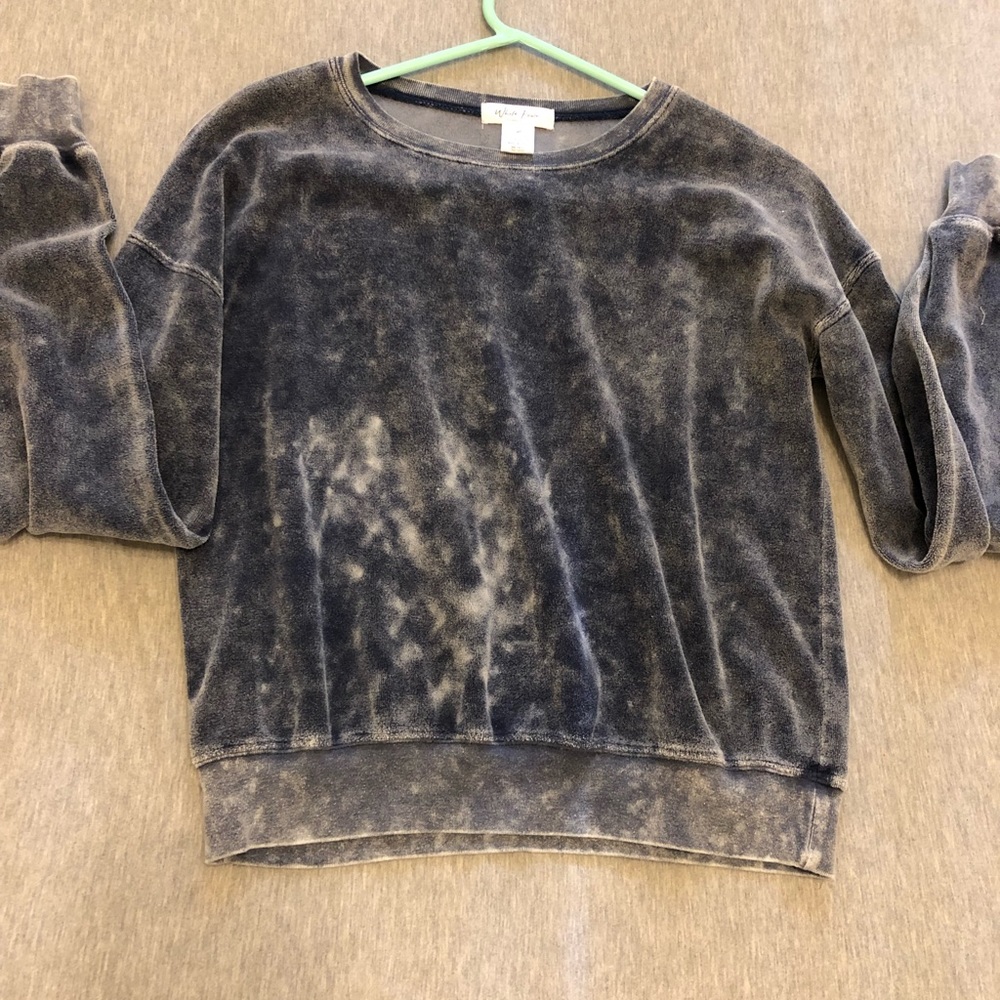 NEW CREW NECK